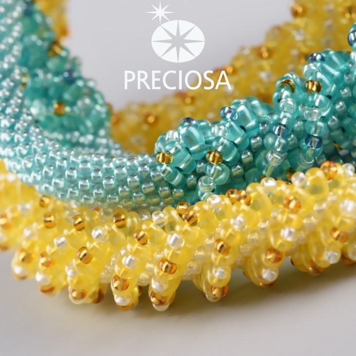 Háčkovaný náhrdelník s PRECIOSA Twin™ perličkami